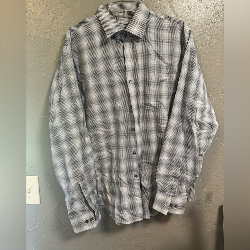 Van Heusen men’s dress shirt